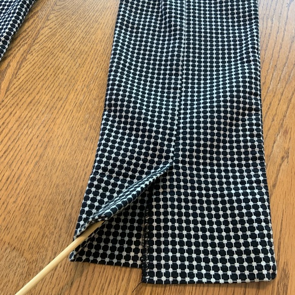 Joseph Ribkoff Print Stretch Pants Black White Sz 8 Geometric Easy Up Pull On - Picture 7 of 7